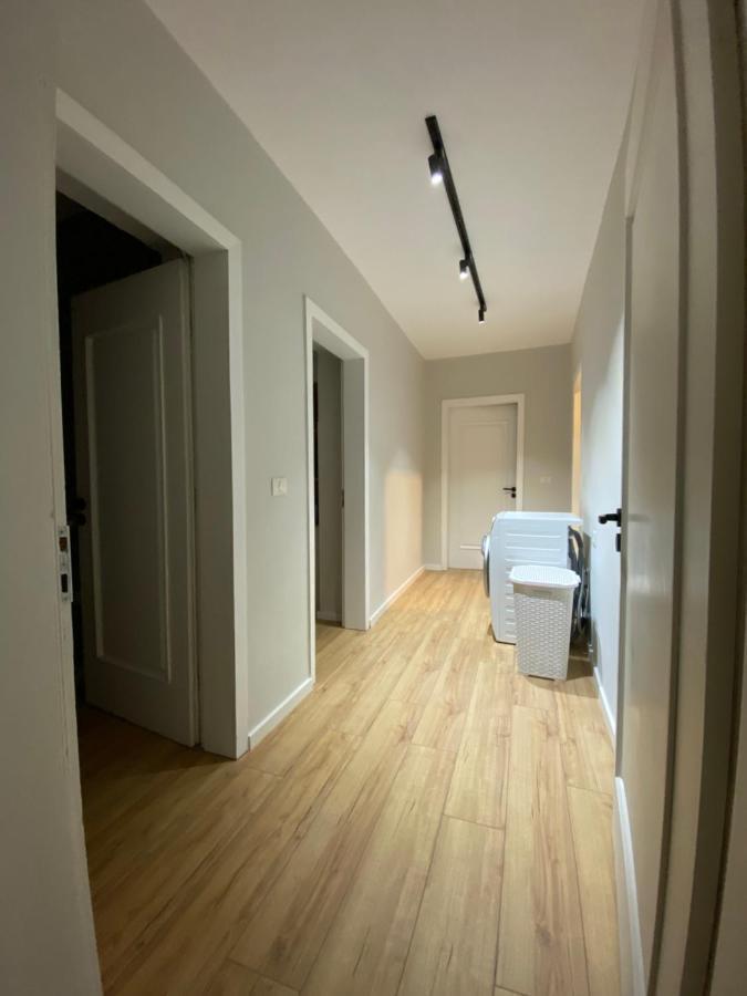 Ferienwohnung Lucas Downtown Tirana Exterior foto