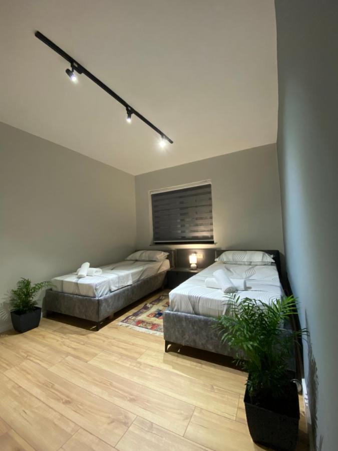 Ferienwohnung Lucas Downtown Tirana Exterior foto